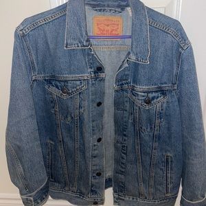 Levi’s oversized (Men’s) Denim Jacket Size M